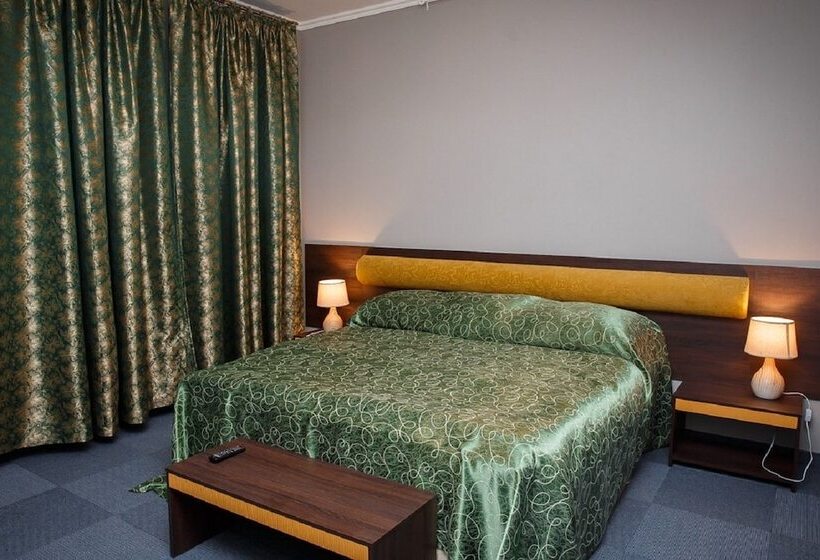 مسافرخانه Raketa