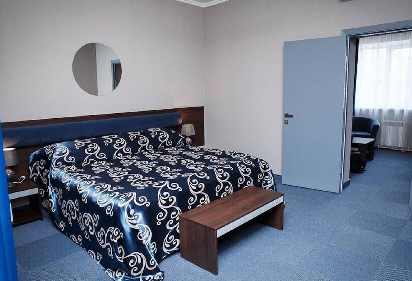 مسافرخانه Raketa