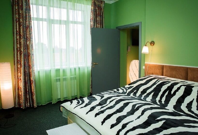 مسافرخانه Raketa