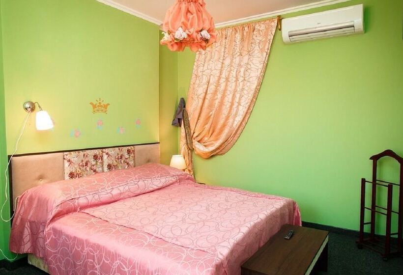 مسافرخانه Raketa