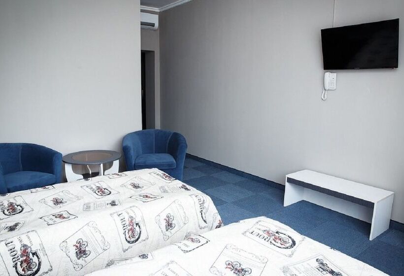 مسافرخانه Raketa