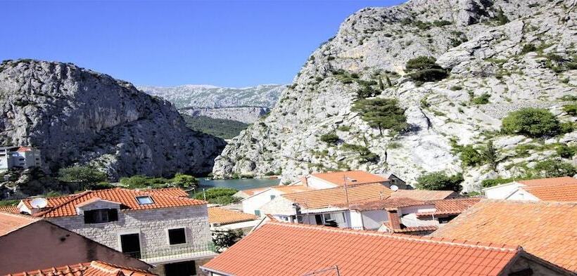 Hostel Omiš