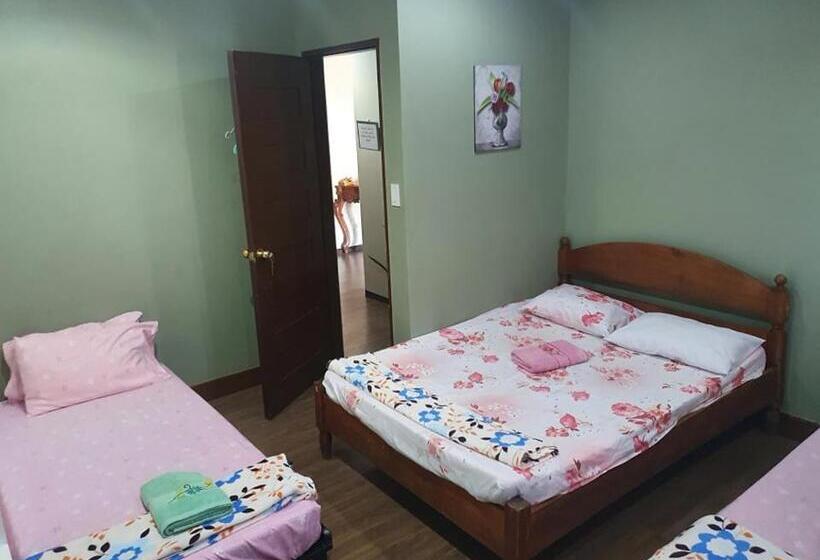 هتل Aa Travellers Pad