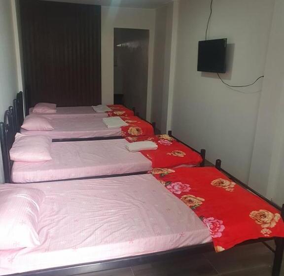 هتل Aa Travellers Pad