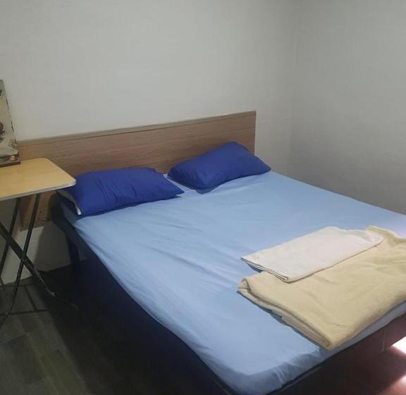 هتل Aa Travellers Pad