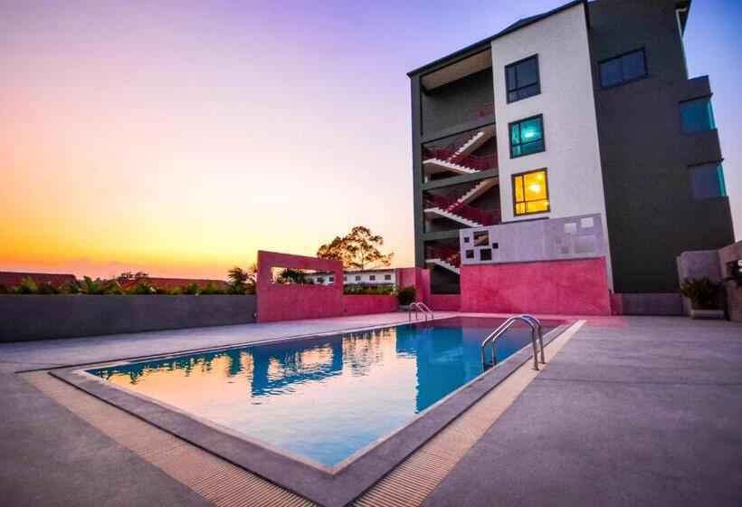 Comet Hotel Surat Thani