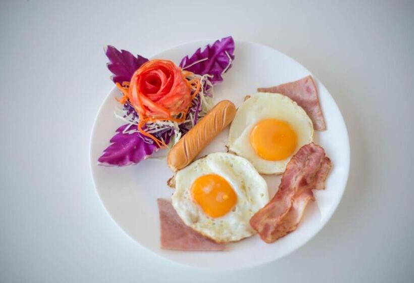 Comet Hotel Surat Thani