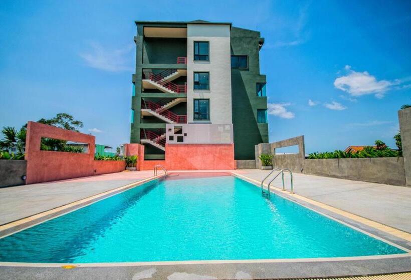 Comet Hotel Surat Thani