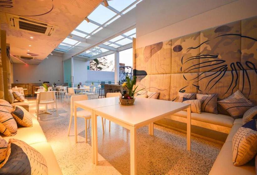 Comet Hotel Surat Thani