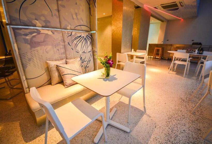 Comet Hotel Surat Thani