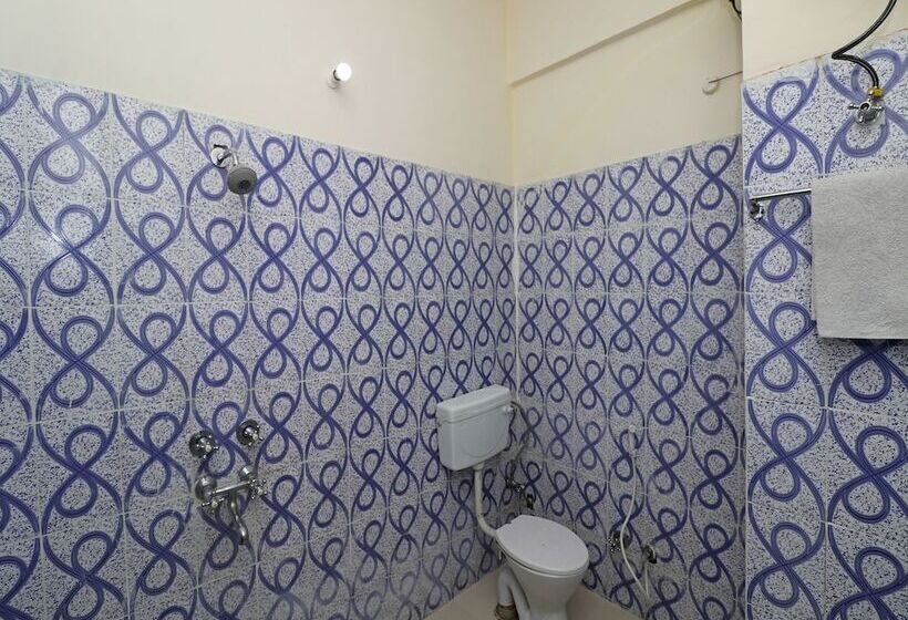 בית מלון כפרי Greenwood By Oyo Rooms