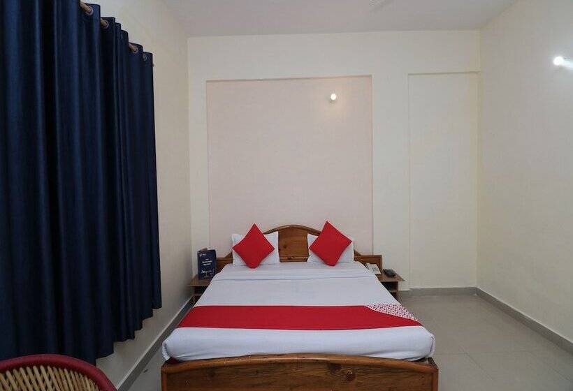 בית מלון כפרי Greenwood By Oyo Rooms