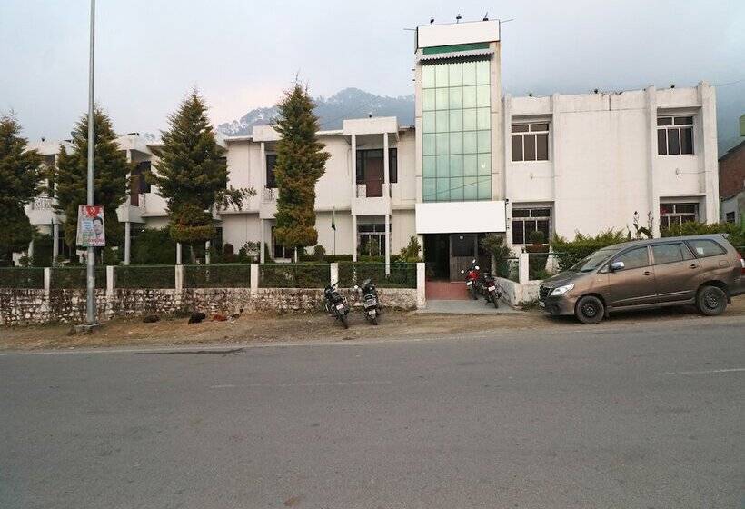 בית מלון כפרי Greenwood By Oyo Rooms