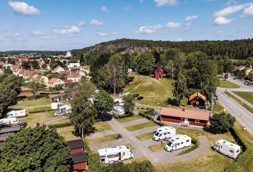 هتل Korskullens Camping Stugor & Cafe