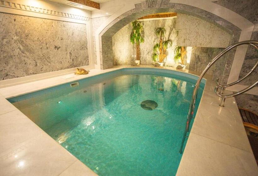 هتل Mandarin Clubhouse