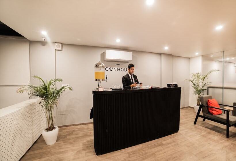 هتل Oyo Townhouse 089 Hongkong Bazaar