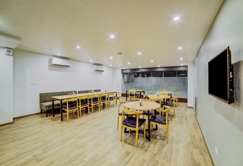 هتل Oyo Townhouse 089 Hongkong Bazaar