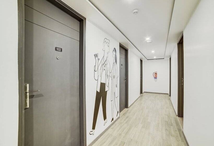 هتل Oyo Townhouse 089 Hongkong Bazaar