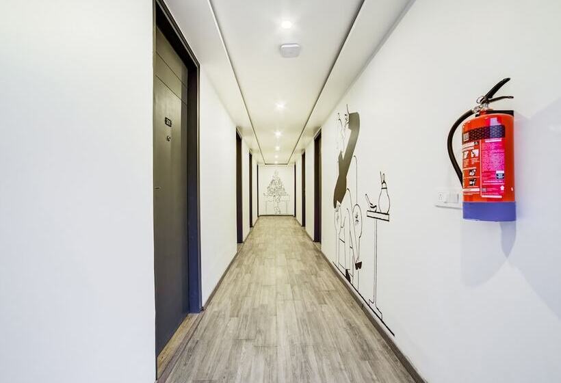 هتل Oyo Townhouse 089 Hongkong Bazaar