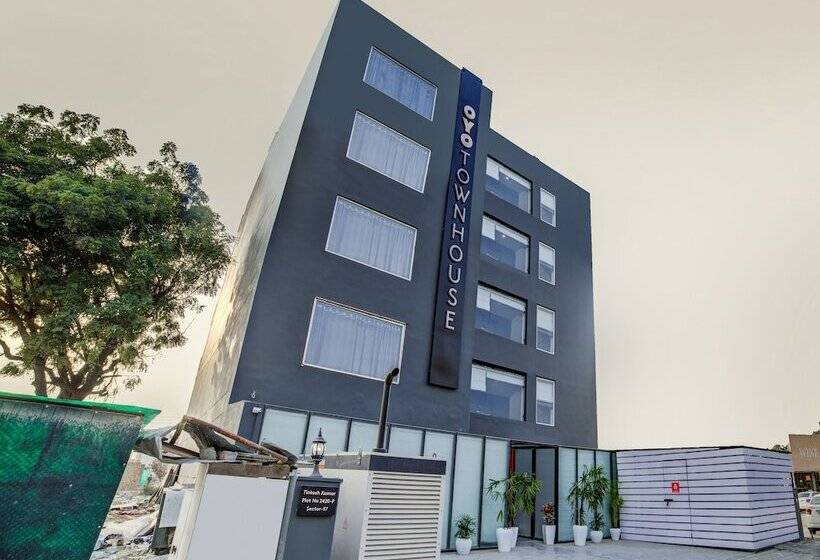 هتل Oyo Townhouse 089 Hongkong Bazaar