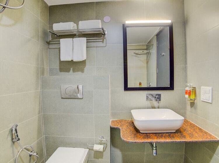 هتل Oyo Townhouse 089 Hongkong Bazaar