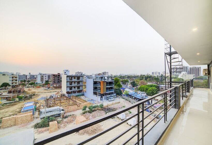 هتل Oyo Townhouse 089 Hongkong Bazaar