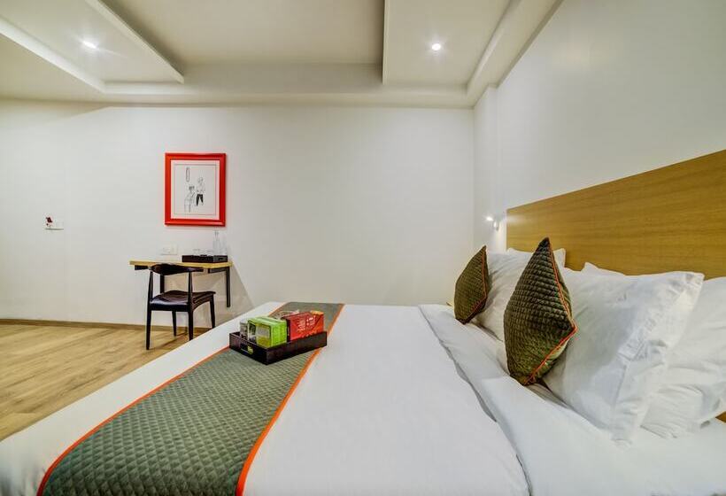 هتل Oyo Townhouse 089 Hongkong Bazaar