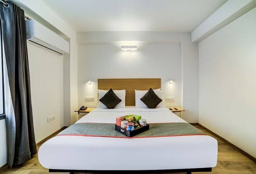 هتل Oyo Townhouse 089 Hongkong Bazaar