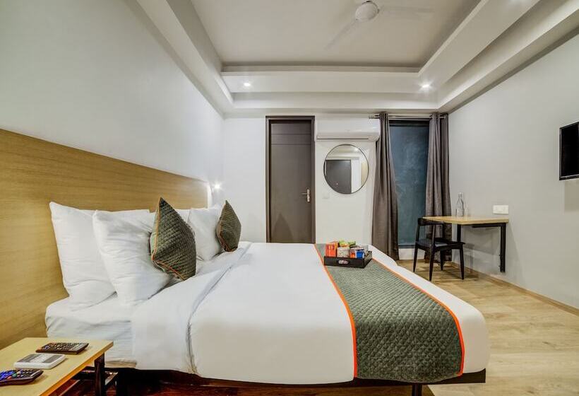 هتل Oyo Townhouse 089 Hongkong Bazaar