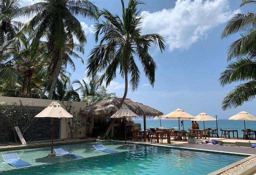 Отель Sapphire Seas Beachfront