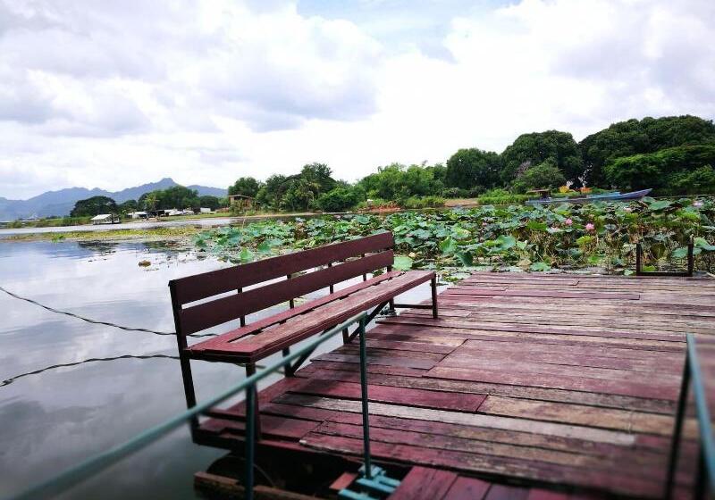 فندق Smiley Frog