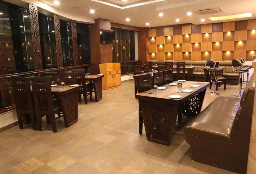 فندق Lavanya Inn