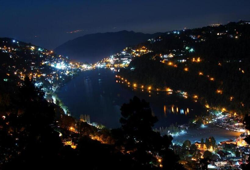 فندق Lavanya Inn