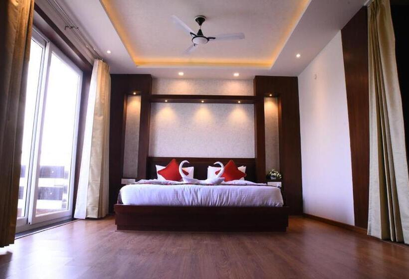 فندق Lavanya Inn