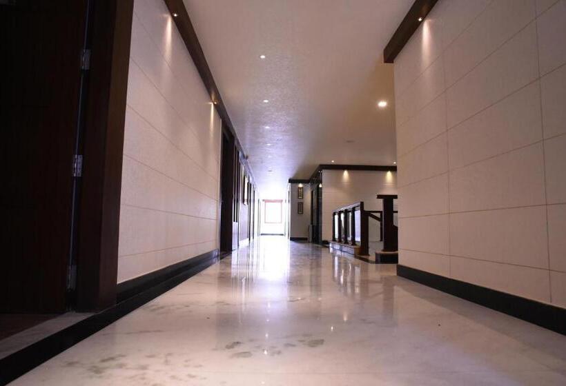 فندق Lavanya Inn