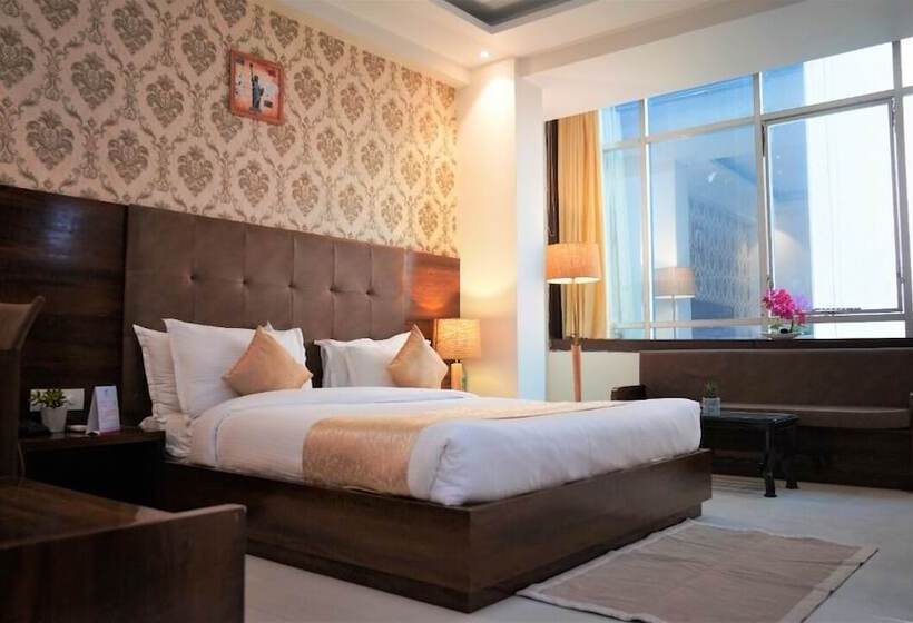 هتل The Vegas By De Pavilion, Delhi Airport