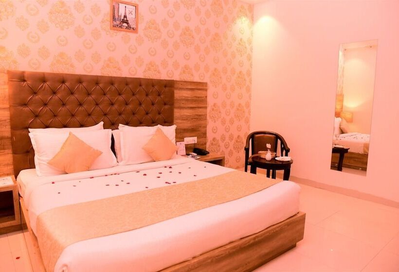 هتل The Vegas By De Pavilion, Delhi Airport