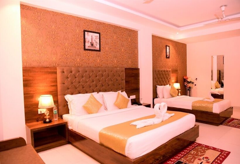 هتل The Vegas By De Pavilion, Delhi Airport