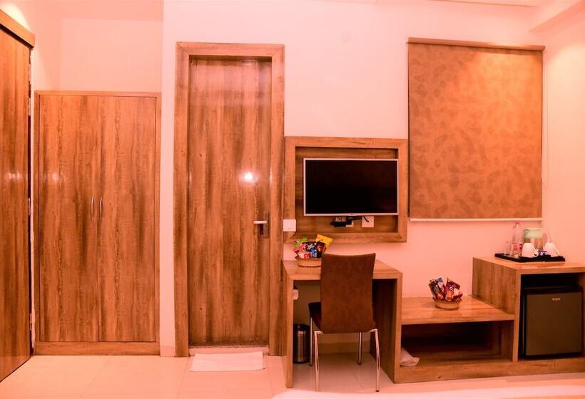 هتل The Vegas By De Pavilion, Delhi Airport