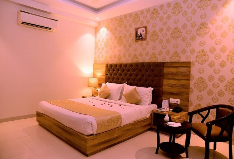 هتل The Vegas By De Pavilion, Delhi Airport