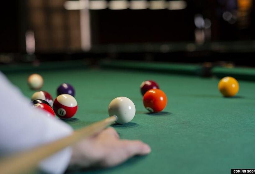 هتل The Vegas By De Pavilion, Delhi Airport