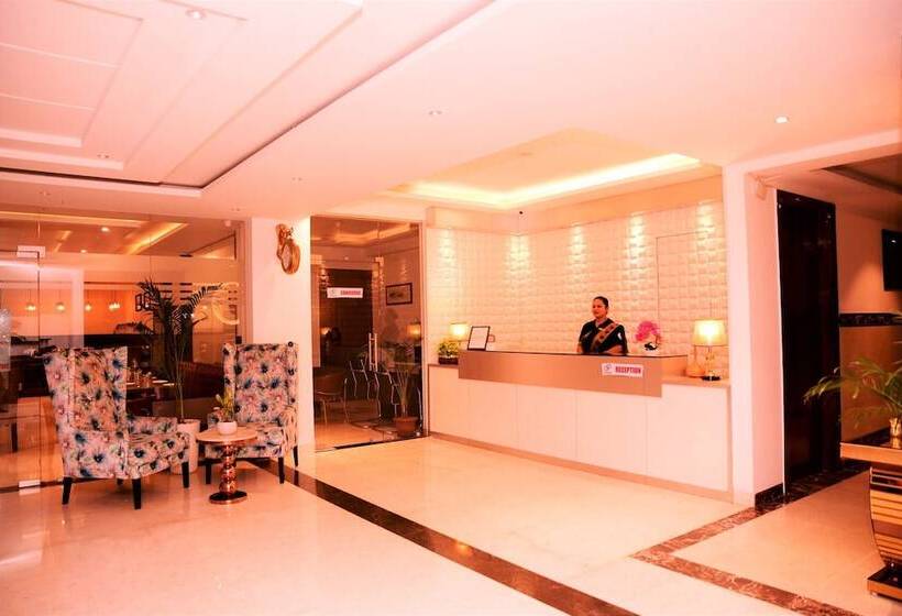 هتل The Vegas By De Pavilion, Delhi Airport