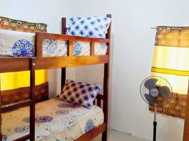 La Mallorca Backpackers Inn   Hostel   Adults Only