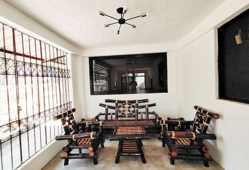 La Mallorca Backpackers Inn   Hostel   Adults Only