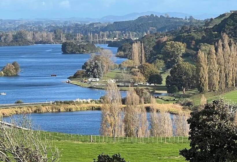 Lakeview Lodge Karapiro