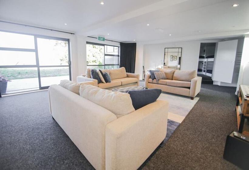 Lakeview Lodge Karapiro