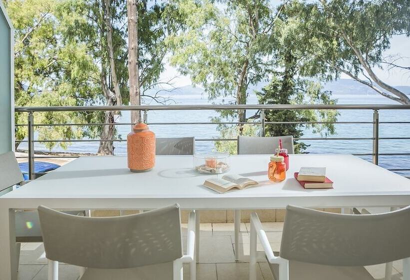 Meliti Waterfront Suites