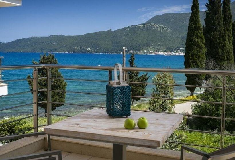 Meliti Waterfront Suites