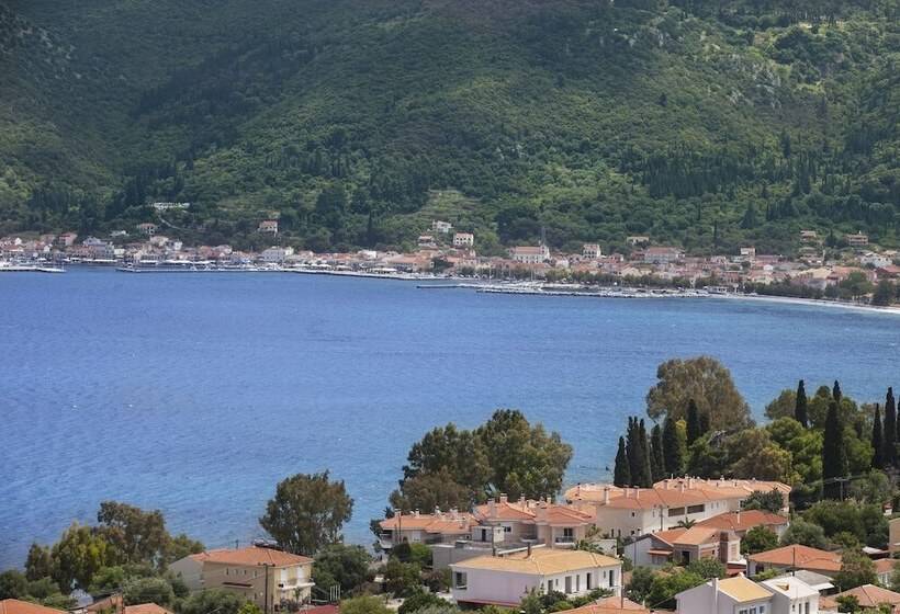 Meliti Waterfront Suites