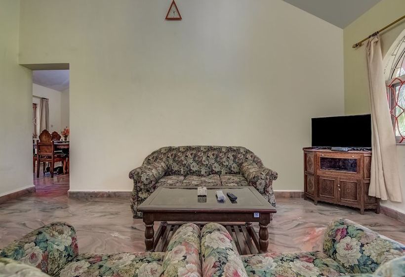 Oyo 12150 Home Spacious 2bhk Betalbatim